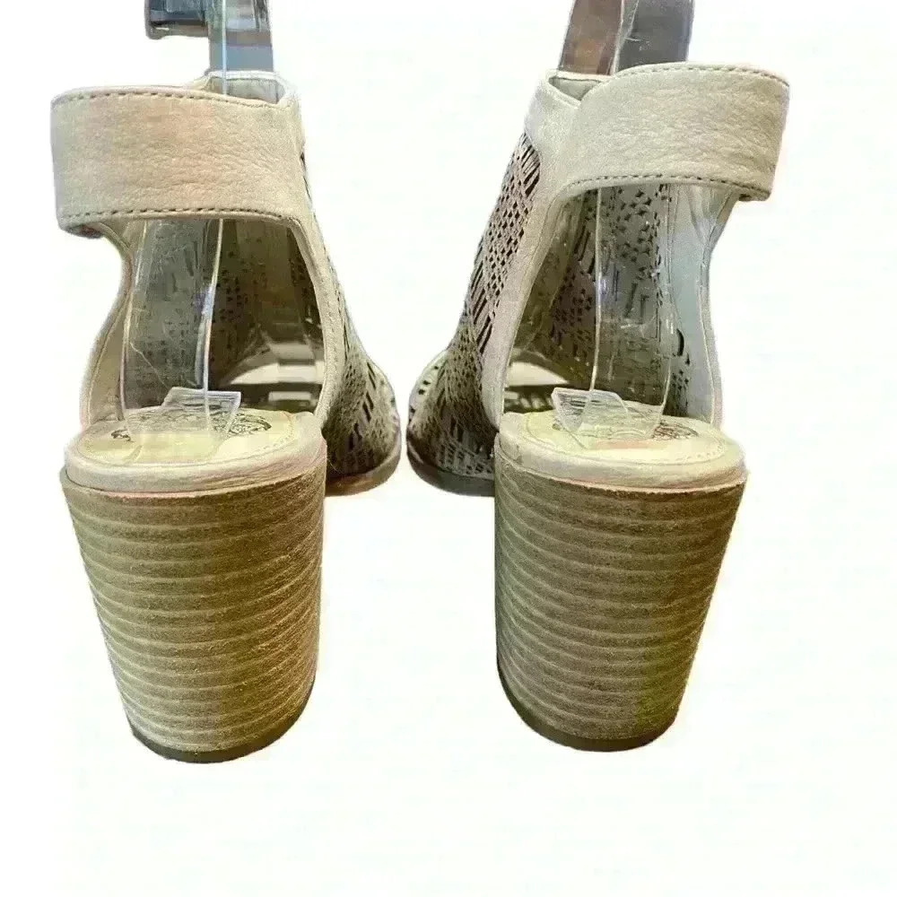 Vince Camuto Keannie Beige Laser Cutout
Leather adjustable Heel Sandals Size 8 - Picture 7 of 8